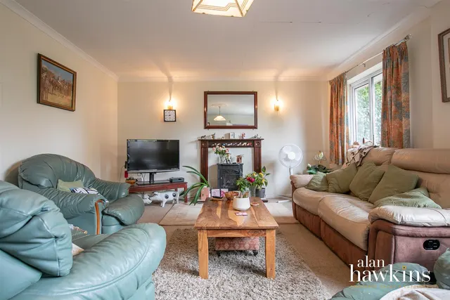 Branscombe Drive, Royal Wootton Bassett, SN4, photo 3