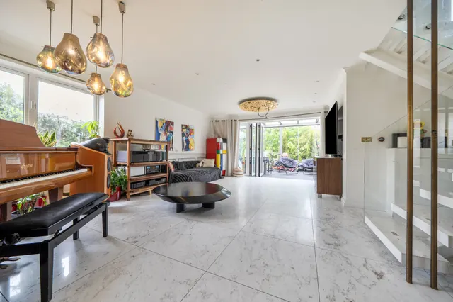 Well Grove, Whetstone, N20, photo 2