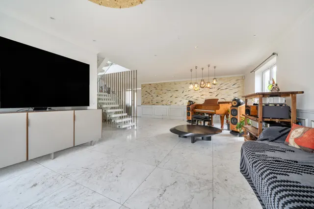 Well Grove, Whetstone, N20, photo 1