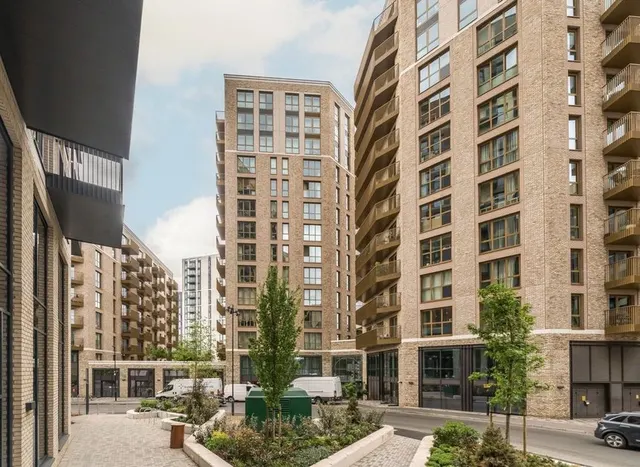 Capital Interchange Way, Brentford, TW8, photo 1