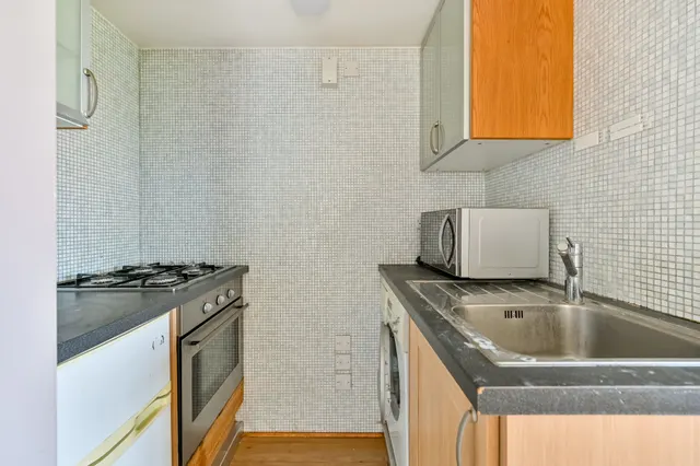Photo 3 — Top Floor Rear, 108 Noel Road, London