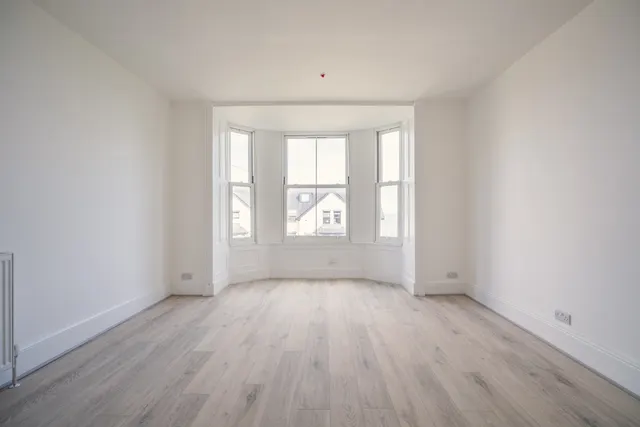 Conway Road, LL34, photo 1