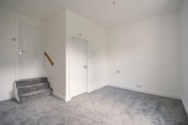 Conway Road, LL34, photo 2