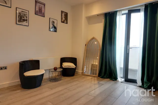 Bath Road, Slough, SL1, photo 3