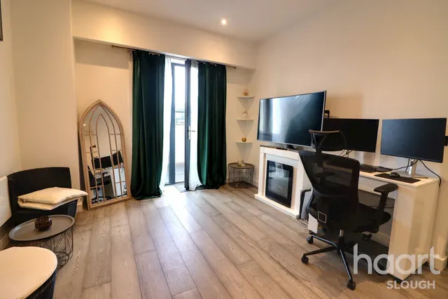 Bath Road, Slough, SL1, photo 2
