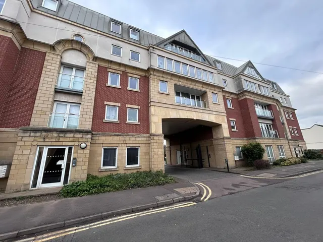 Curzon Street, Burton-on-Trent, DE14, photo 1