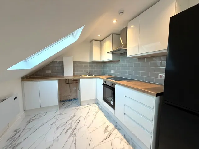 Gambole Road, London, SW17, photo 1