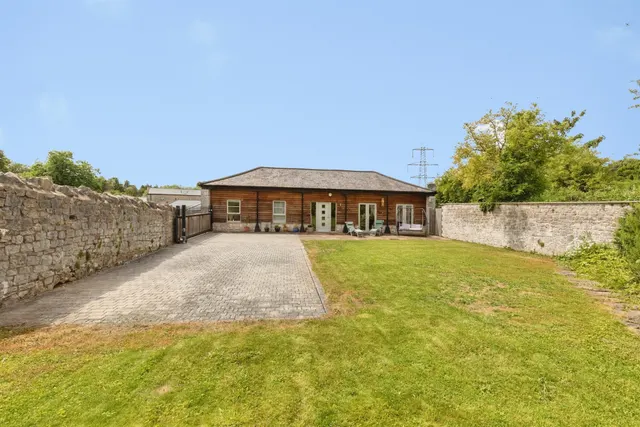 Fernhill, Almondsbury, Bristol, photo 1