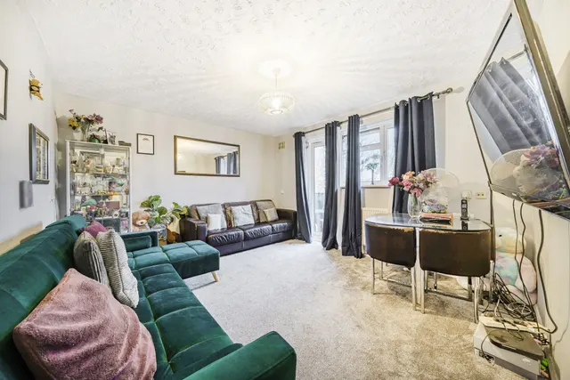 Photo 2 — 18 North Road, London
