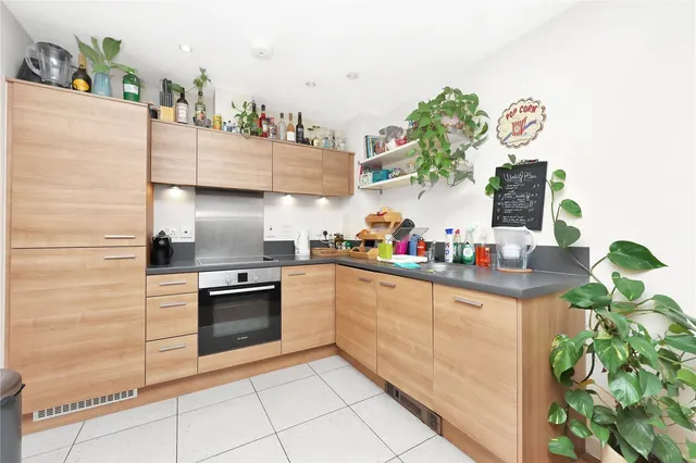 Commercial Road, Limehouse, E14, photo 2