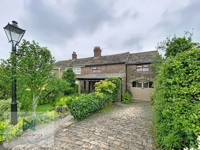 Babylon Lane, Chorley, Lancashire, PR6 9ER, photo 1