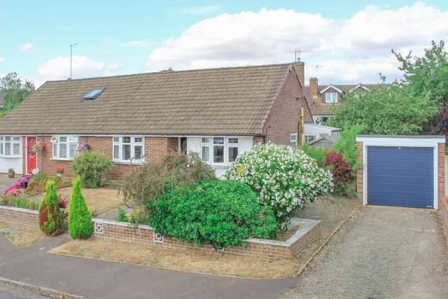 Miles Avenue, Leighton Buzzard, LU7, photo 1