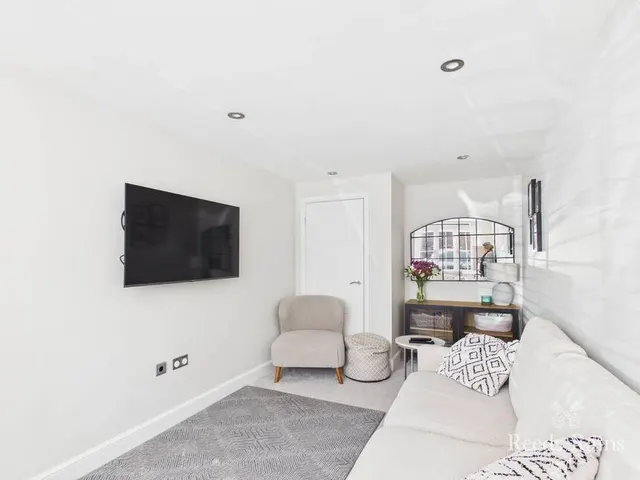 Field Avenue, Middlesbrough, TS4, photo 3