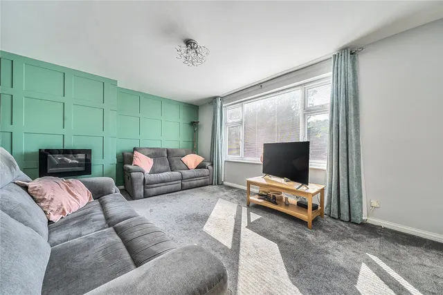 Photo 3 — Whitby Close, Biggin Hill, Westerham, TN16