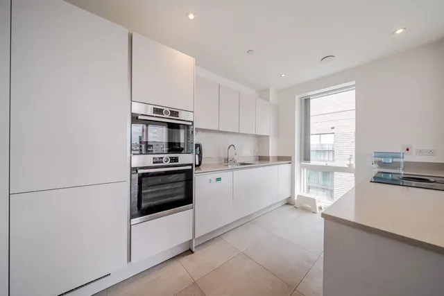 Latimer Square, SE10, photo 1
