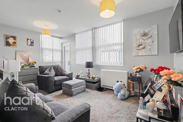 London Road, Clacton-On-Sea, CO16, photo 2
