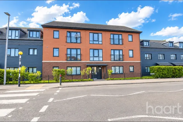 London Road, West Thurrock, RM20, photo 2