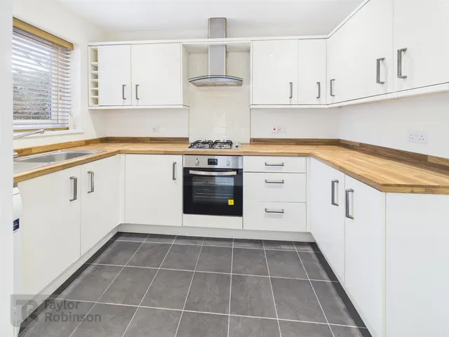 Goddard Close, Maidenbower, RH10, photo 3