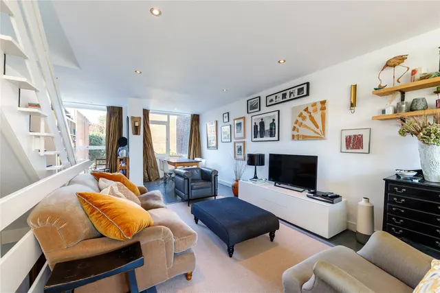 King Charles Walk, Southfields, London, SW19, photo 1