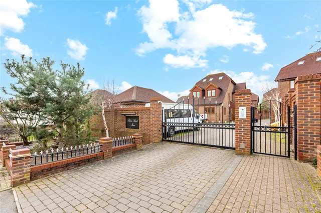 Silver Birch Mews, Upminster, RM14, photo 1