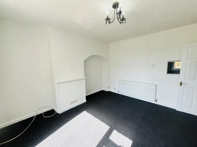 Photo 3 — Arden Crescent