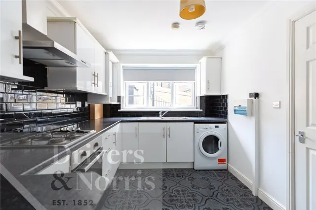 Tancred Road, Finsbury Park, photo 1