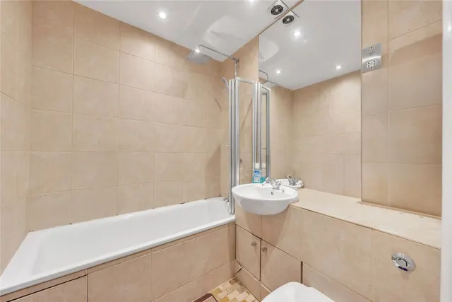 Sutherland Avenue, London, W9, photo 1