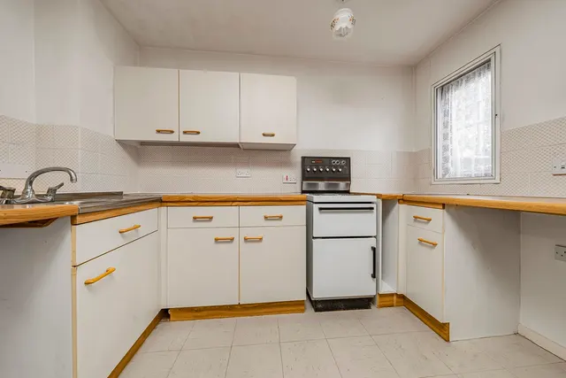 Photo 2 — Woodlea Court, Verona Close, UB8