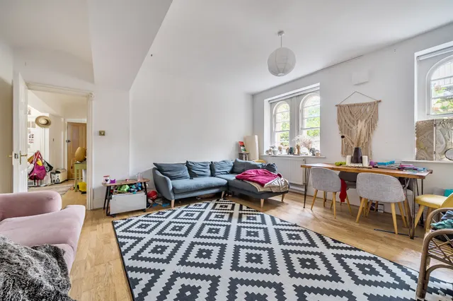Royal Drive, London, N11, photo 3