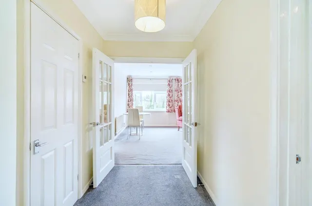 Castleton Close, Banstead, SM7, photo 3