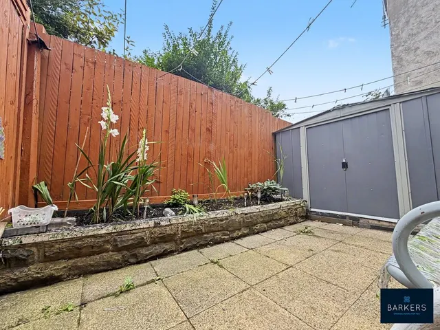 Soothill Lane, Soothill, WF17, photo 2