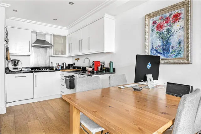 Town Meadow, Brentford, TW8, photo 2