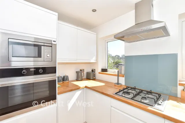 Ifield Road, West Green, RH11, photo 3