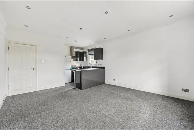 Cavendish Road, London, photo 1