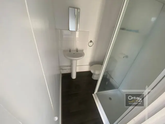Shirley Road, Southampton, SO15, photo 3