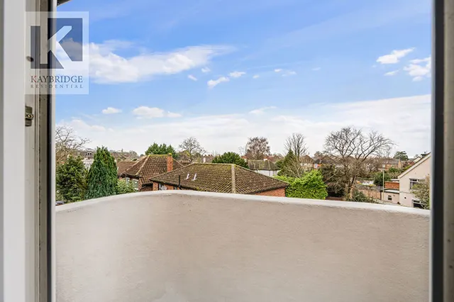 Eastway, Epsom, KT19, photo 1