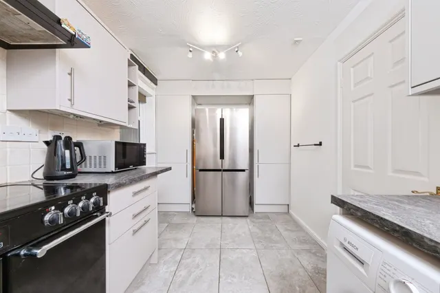 Sovereign Close, Granborough, MK18, photo 3