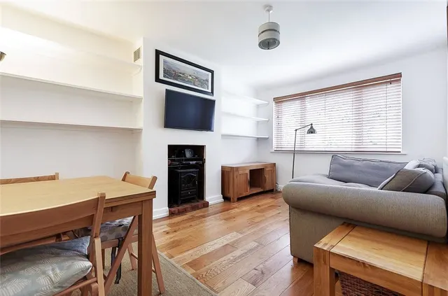 Meadowview Road, SE6, photo 1