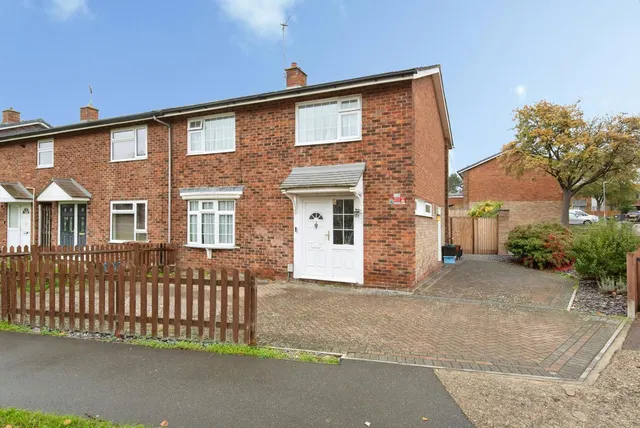 Darwin Road, Stevenage, SG2, photo 1