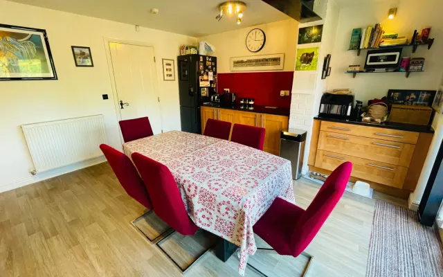 Photo 3 — Honeymere Court, Barnsley, S70 3RU