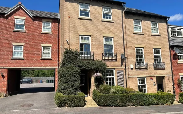 Honeymere Court, Barnsley, S70 3RU, photo 1