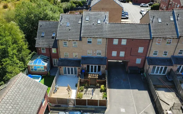 Photo 2 — Honeymere Court, Barnsley, S70 3RU