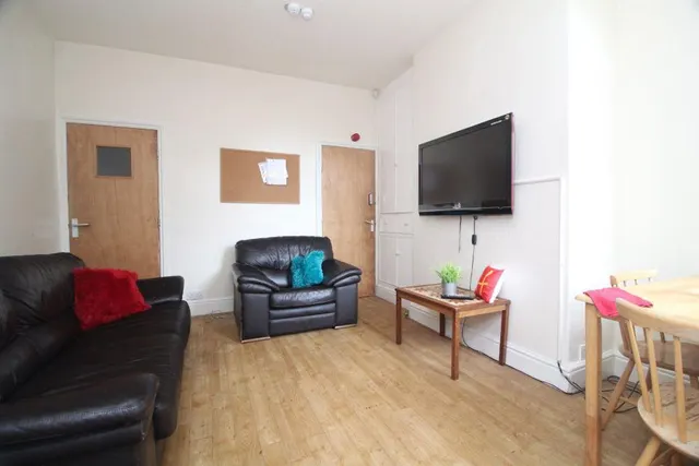 Brighton Terrace Road, S10, photo 2