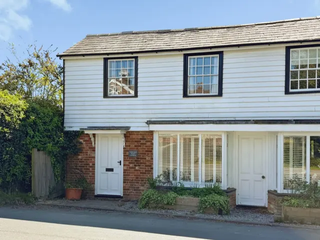 Iden Green, TN17, photo 1