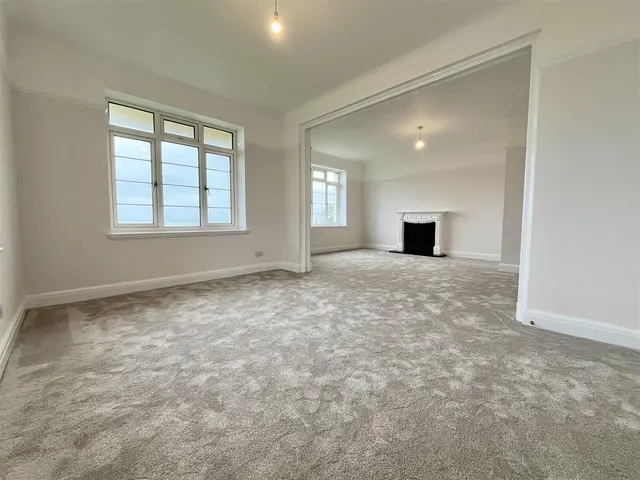 Photo 2 — Bedford Avenue, Bexhill-On-Sea, TN40 1NQ