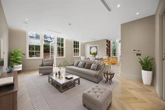 Photo 2 — The Bishops Avenue, Hampstead Garden Suburb, London, N2 0BB