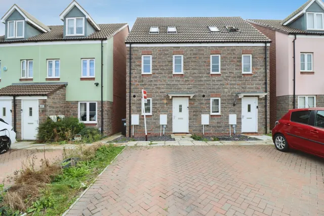 Goldenrod Road, Lyde Green, BS16, photo 1