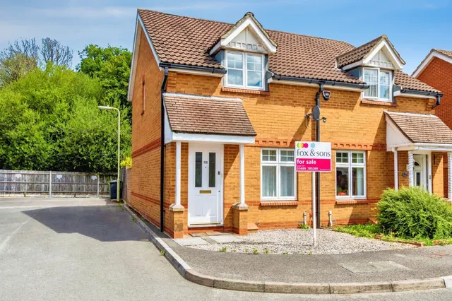 2 bedroom house, Terrier Close, Hedge End, SO30