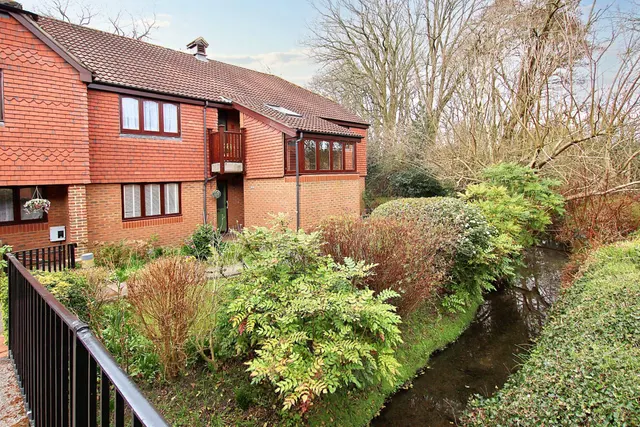 Photo 3 — Flat 6, Alderbrook Court, West Wickham, 58 The Alders, BR4 9PG