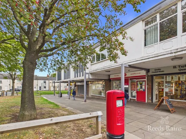 Cheveley Park Shopping Centre, Durham, DH1, photo 1